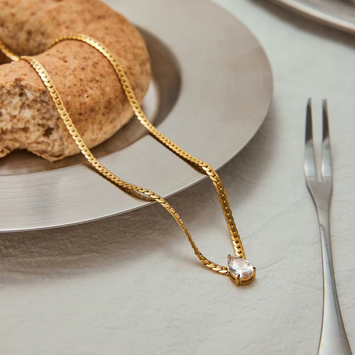 Valora Necklace