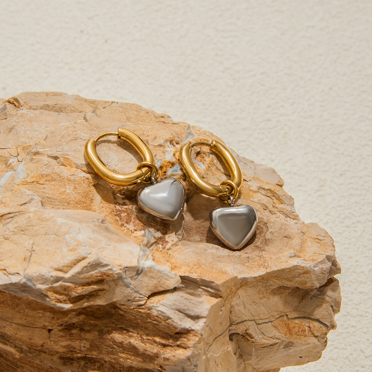 Amour Hoops