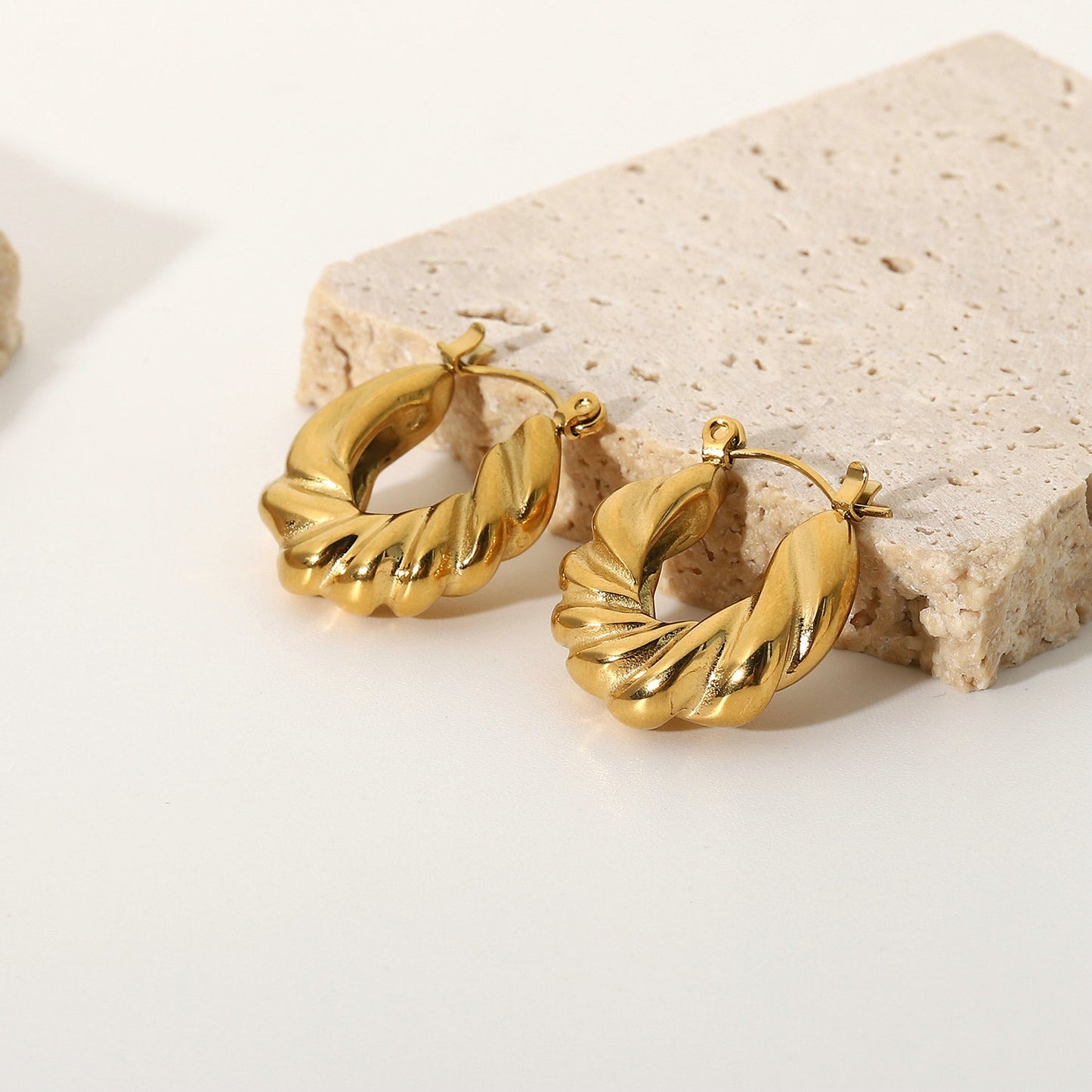 Tressa Hoops